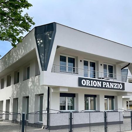 Orion Panzio Bed and Breakfast Hajdúszoboszló Exteriör bild