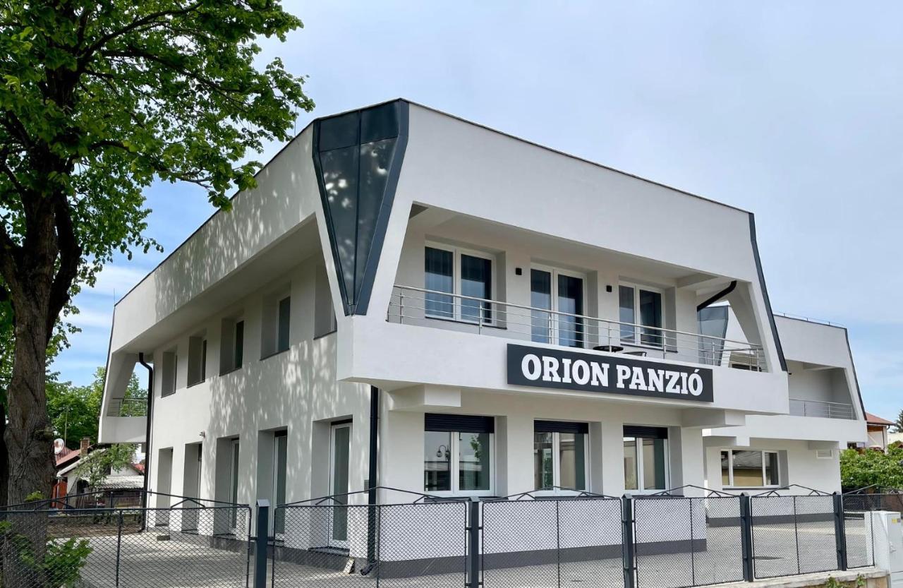 Orion Panzio Bed and Breakfast Hajdúszoboszló Exteriör bild