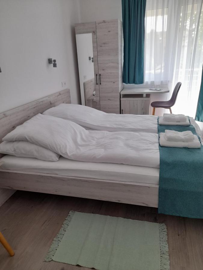 Orion Panzio Bed and Breakfast Hajdúszoboszló Exteriör bild