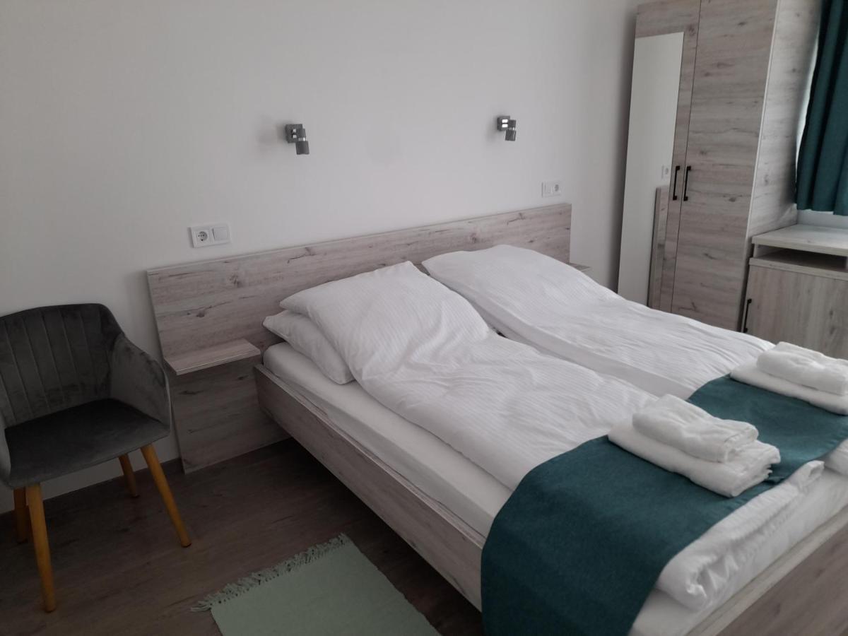 Orion Panzio Bed and Breakfast Hajdúszoboszló Exteriör bild