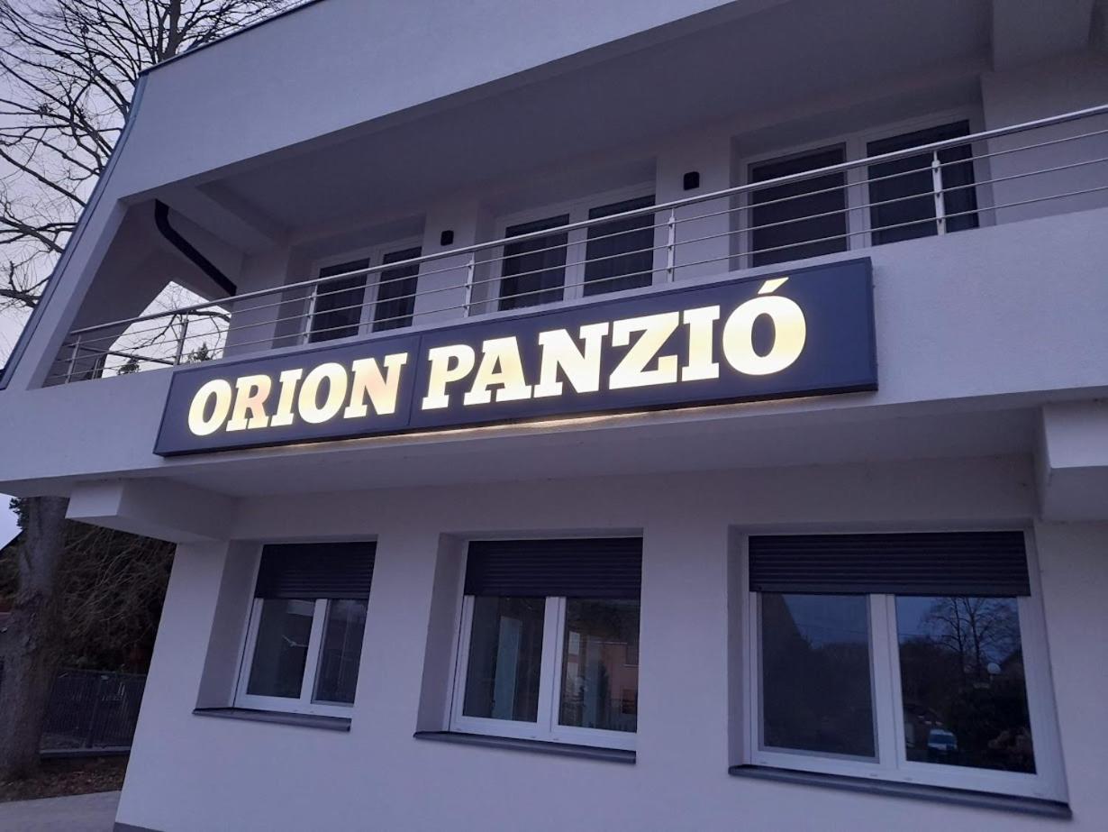 Orion Panzio Bed and Breakfast Hajdúszoboszló Exteriör bild